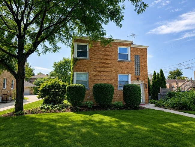 Building Photo - 1534 Clinton Pl Unit 2