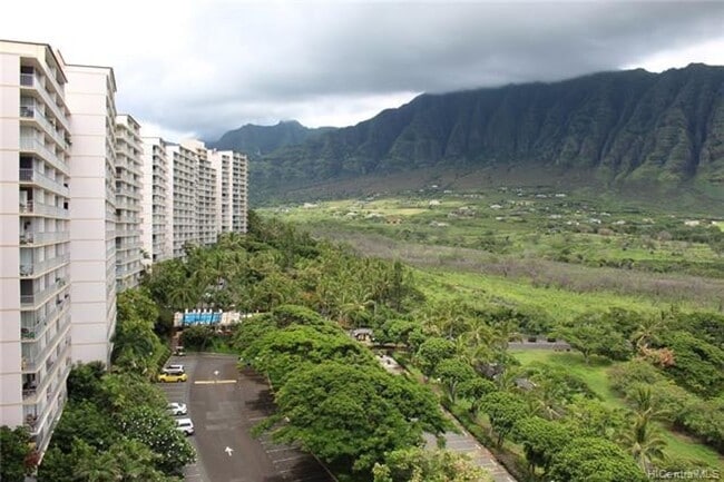 Photo - Makaha Valley Towers