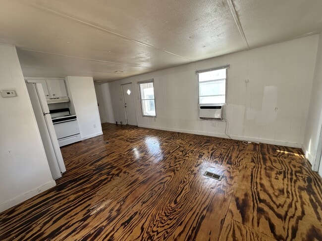 Photo - 7150 Seward Cir