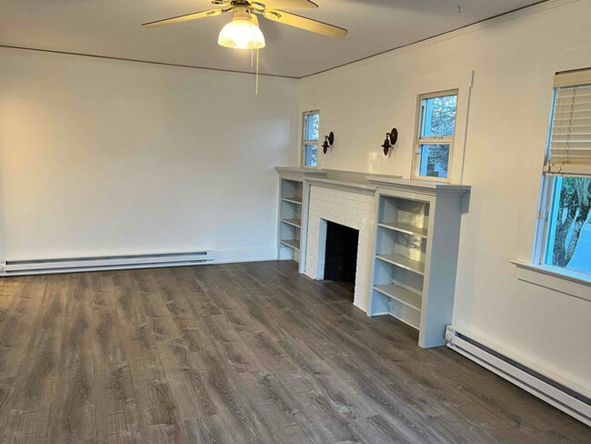 Photo - 400 W 17th St