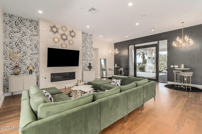 Photo - 4601 N Royal View Dr