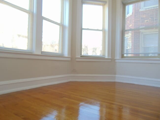 Photo - 2209 E 70th St Unidad 2