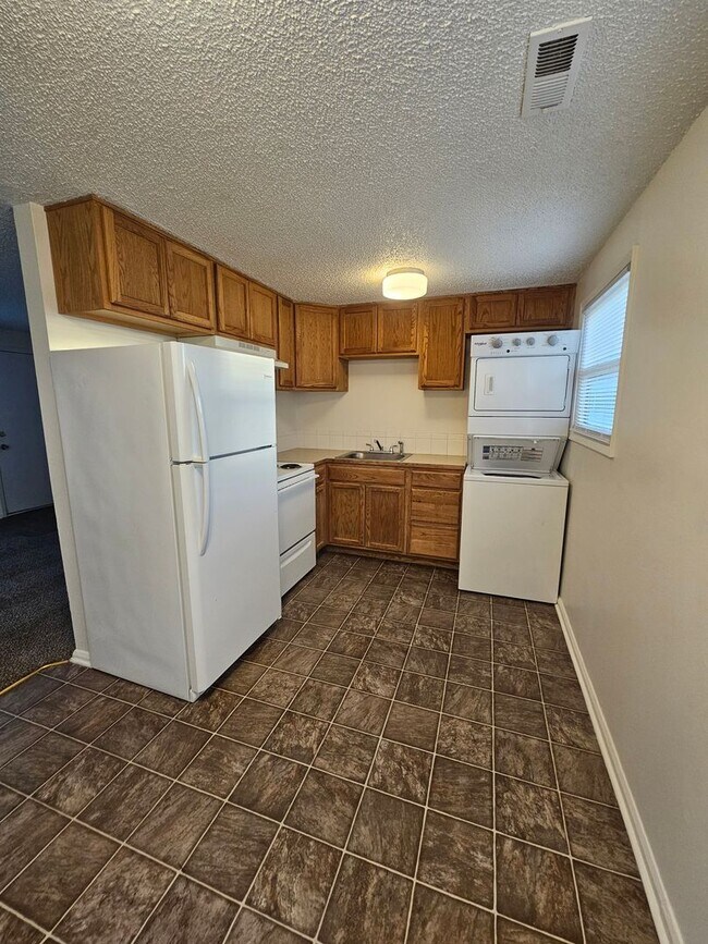 Photo - 1104-1106 S Grand Dr