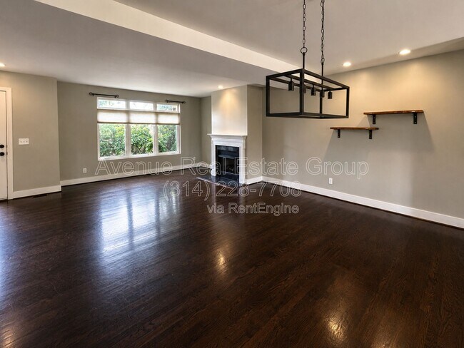 Photo - 4250 Olive St