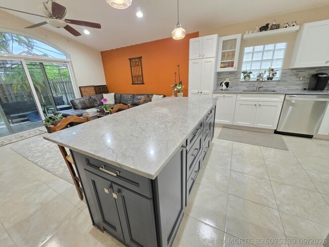 Photo - 7172 Catalina Way