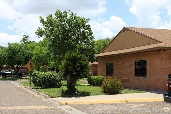 Building Photo - 1601 S Bridge Ave Rental