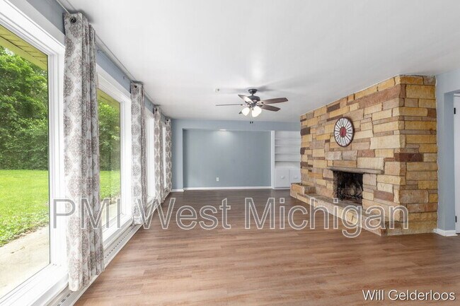 Photo - 1938 Woodlawn Ave SE