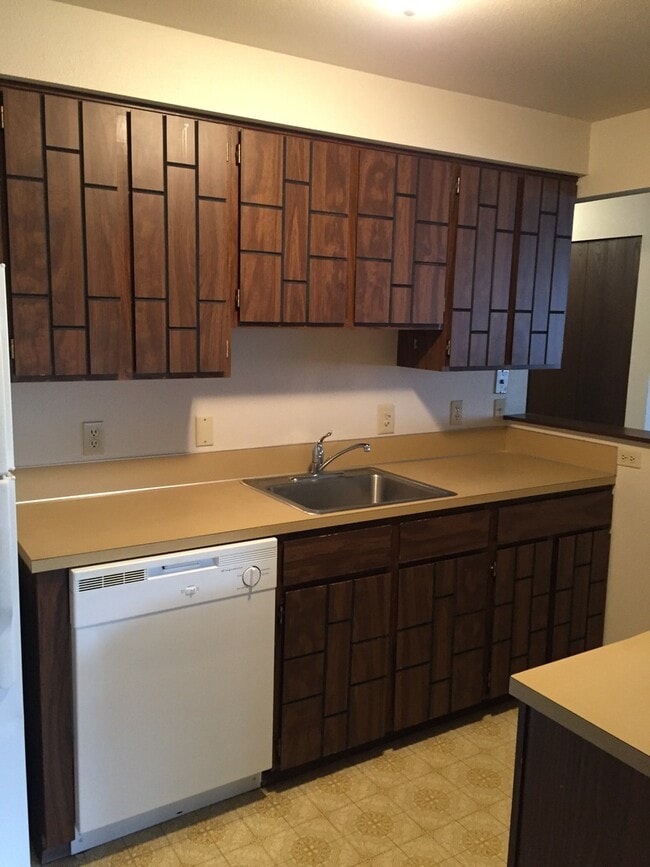 Photo - 1205 W Ivy Ave Unit #101