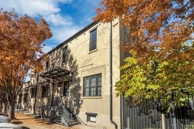 Photo - 350 W Pierpont Ave Unit W203