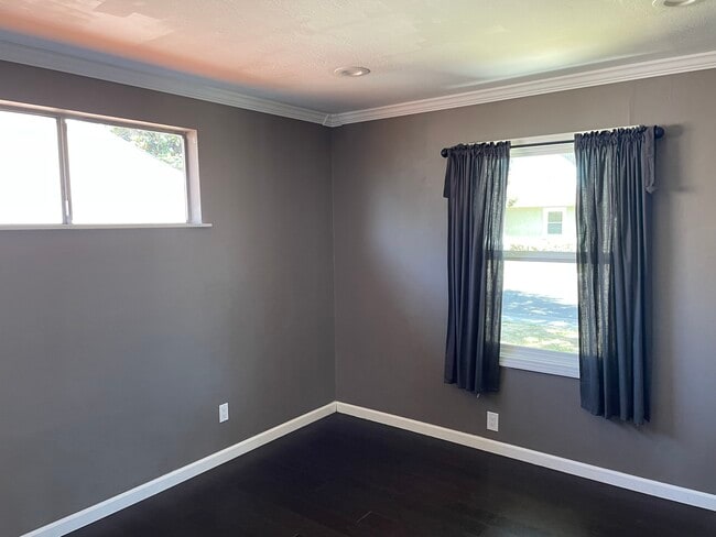 Photo - 5544 33rd Ave