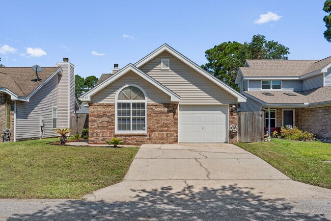 Building Photo - 1721 Colonial Ct Rental