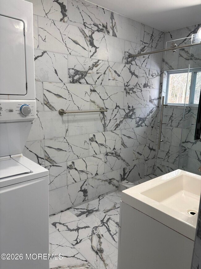 Photo - 105 Floyd Ln