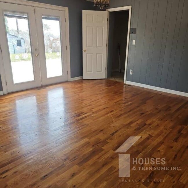 Photo - 423 Rollingwood Dr