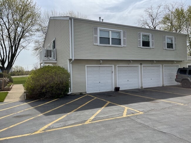 Building Photo - 195 Thomas Ct Unit D