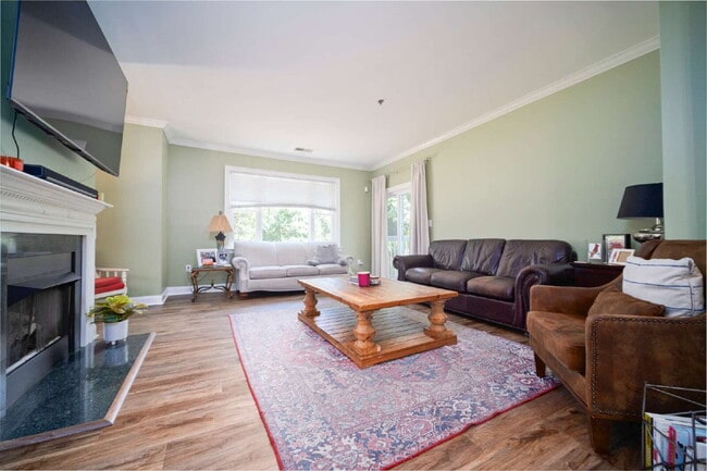 Photo - "Charming 3-Bedroom Condo with Cozy Fireplace - 1404 Sq Ft of Comfort in Prime NC Location!" Unit 3