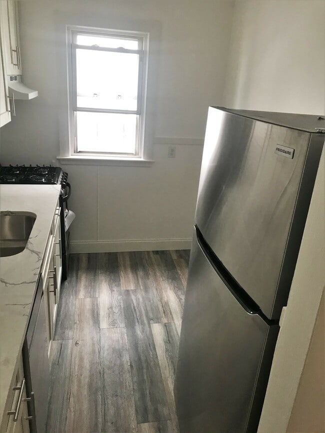 Photo - 92 Winthrop Shore Dr Unit 2