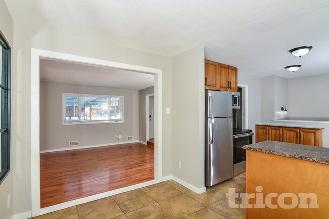 Photo - 1420 Boone Ave N