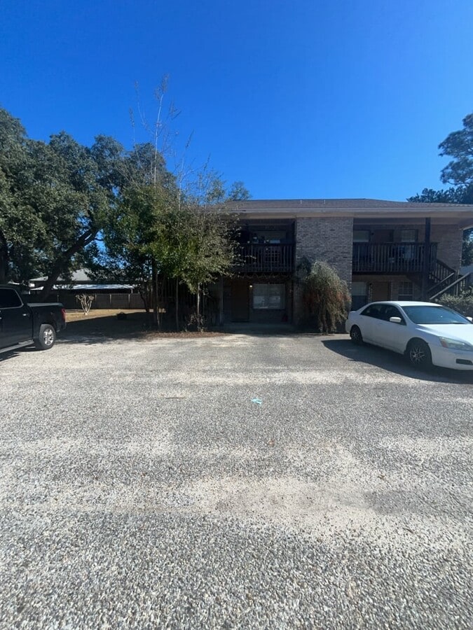 Photo - 915 Canopy Ln