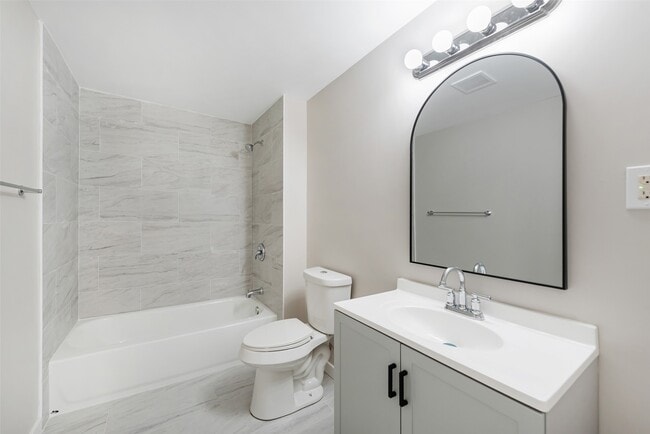 Photo - 1200 Adams St