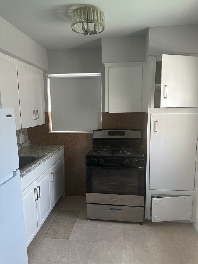 Building Photo - 109 Fargo St Unit B Rental