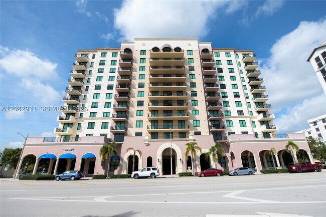 Building Photo - 1300 Ponce de Leon Blvd Unit 605