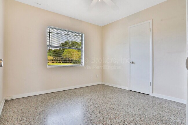 Photo - 2711 Aloma Ave