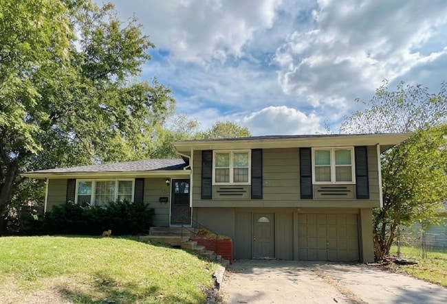 Building Photo - COMING SOON: Charming 3-Bedroom Home with Modern Kitchen & Spacious Backyard!