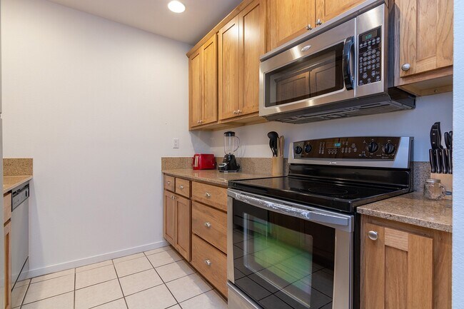 Photo - Fully Furnished One Bedroom Condo Availabl...