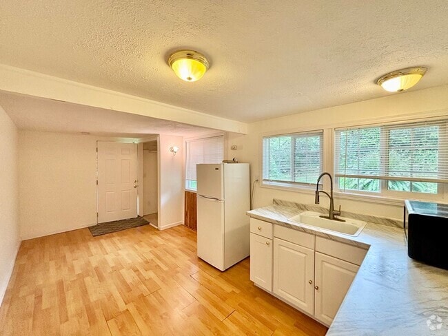 Building Photo - 4502 150th Pl SE Unit #A Rental