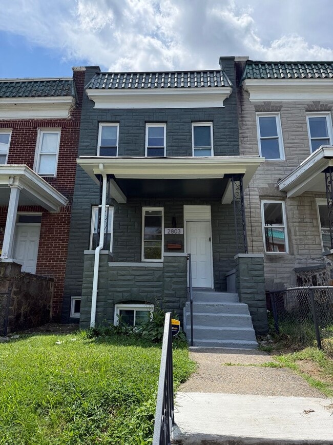 Building Photo - Beautifully Renovated 4BR/2.5BA Home