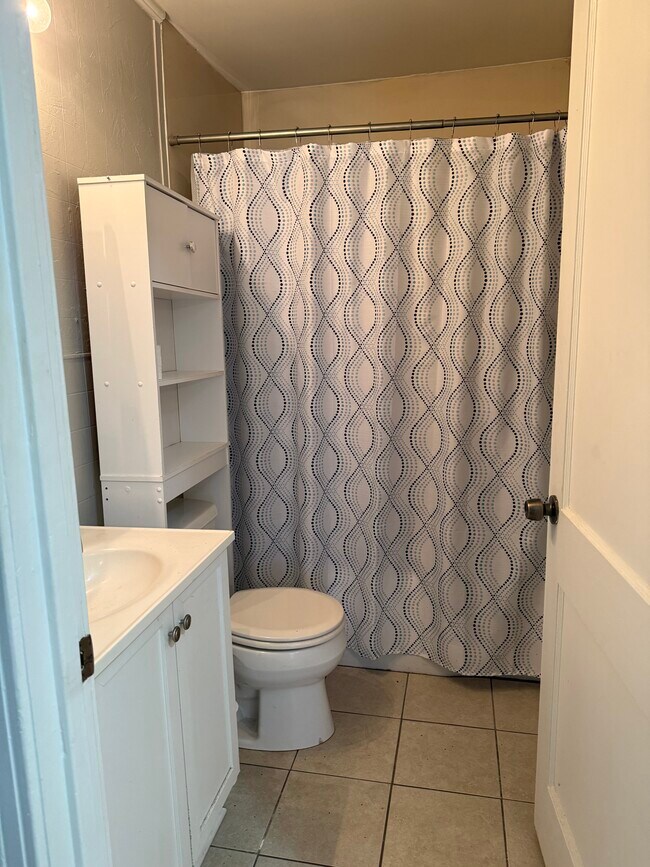 Photo - 609 Victoria St