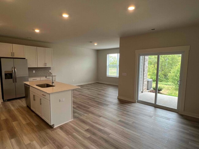 Photo - 145 Rising Ln