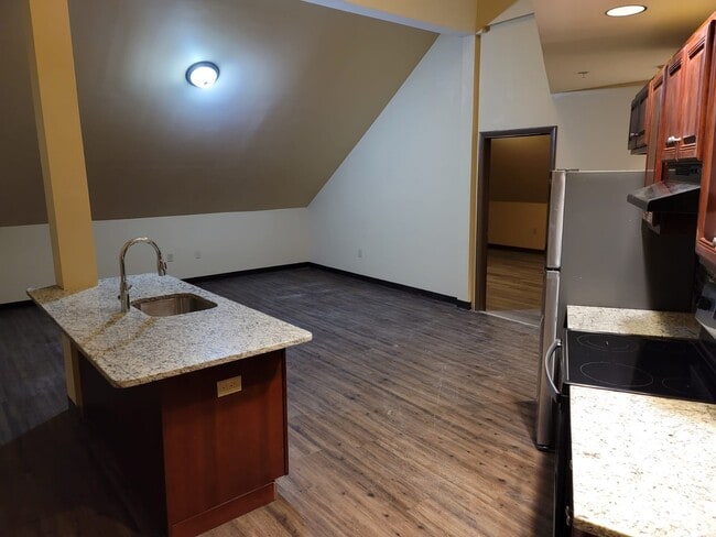 Photo - Court House Square