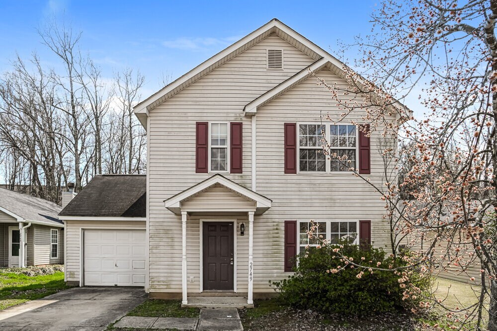 Photo - 2749 Fairstone Ave