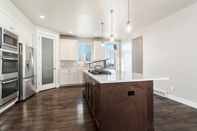 Photo - 369 W Clark Cir