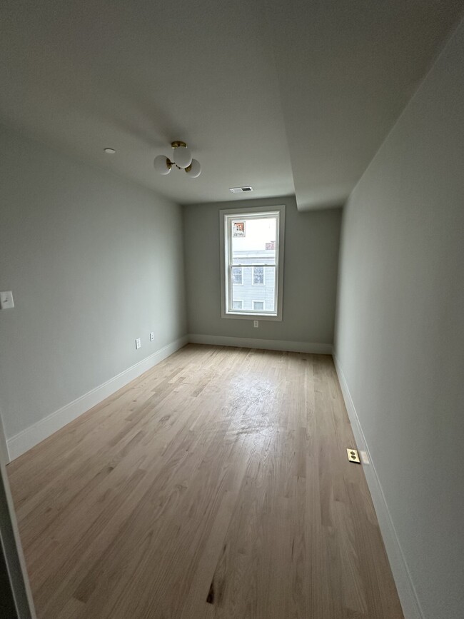 Photo - 183 Maverick St Condo