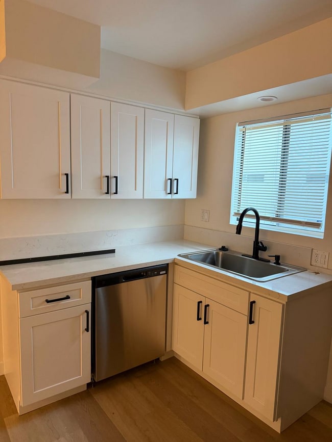 Photo - 14328 Addison St Unit 5