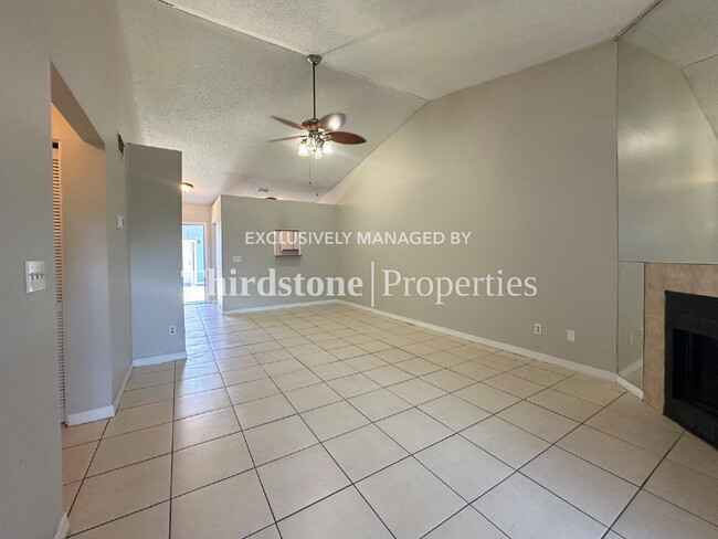 Photo - 5143 Indian Lakes Ct Unit 2