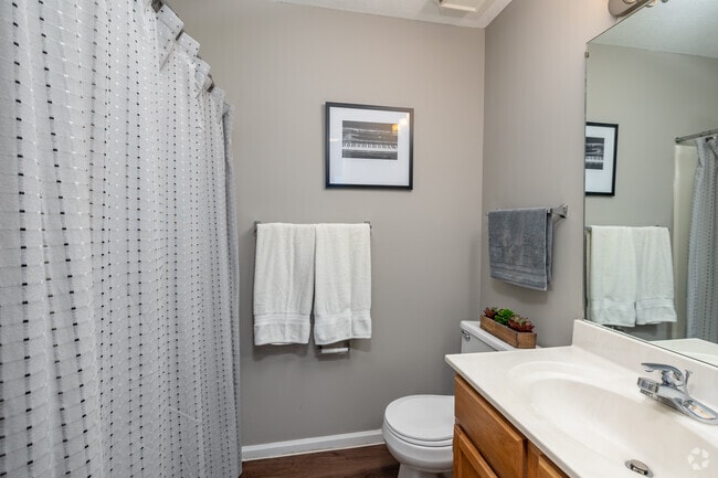 2BR, 2BA - 1,125SF