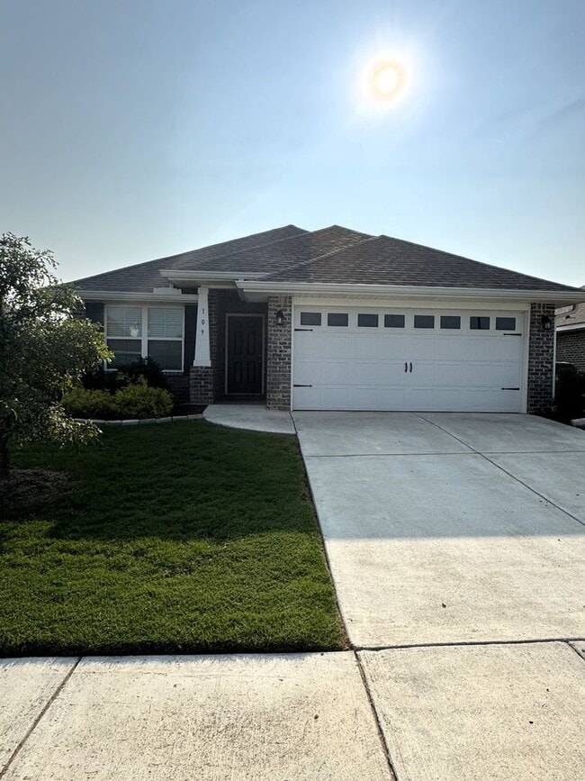 Building Photo - Available For Immediate Move-In! Rental