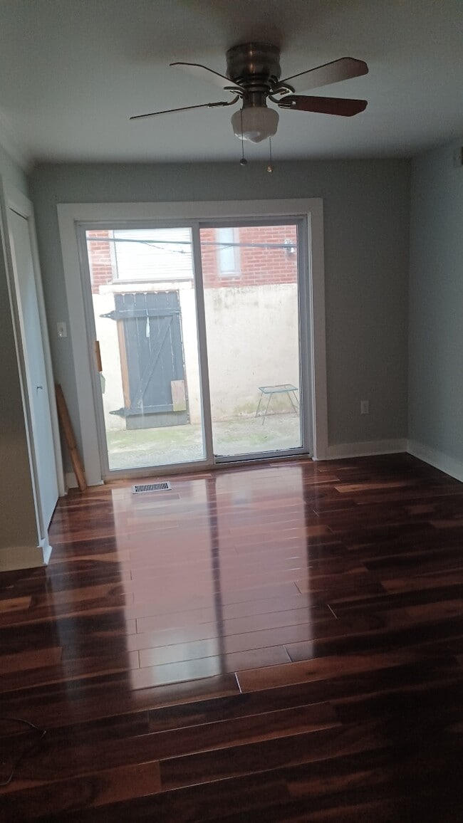 Photo - 1039 N 4th St