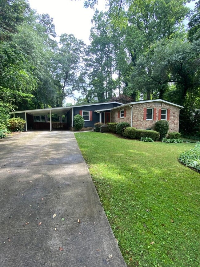 Building Photo - 2625 Sunny Ln SE Unit 2625 Rental