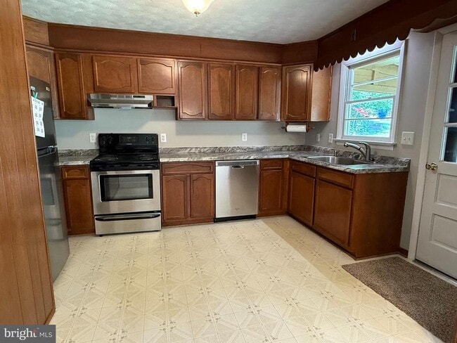 Photo - 11103 Putman Rd