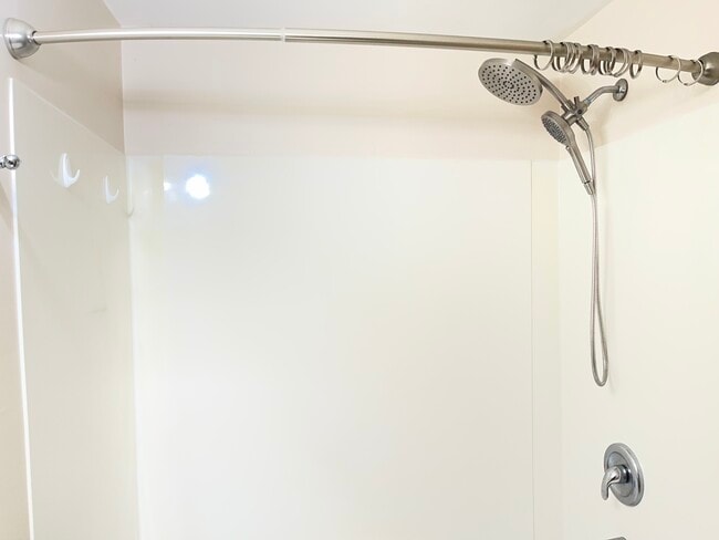 Building Photo - 42 S State St Unit 3