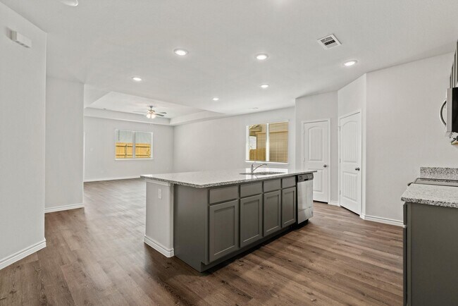 Photo - 16617 Olivewood Ln