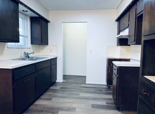 Building Photo - 2 bed and so much more!!!