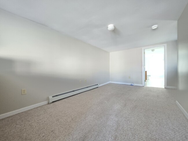 Photo - 208 Grove St