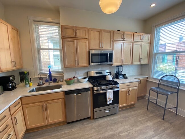 Photo - 4351 N Hermitage Ave Unidad 2N