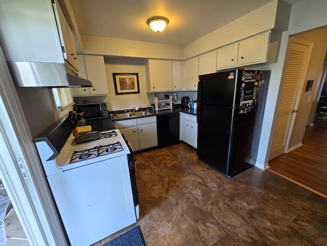 Photo - 470 Echo Ln Unidad A