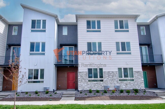 Building Photo - 1008 W 430 S